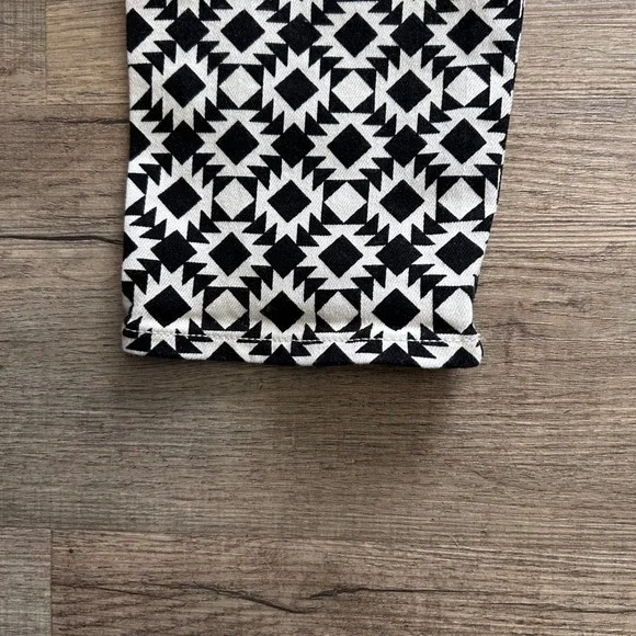 J Crew Stretch Black White Geometric Print Cotton Capri Pants Women's Size 29 - Picture 5 of 8